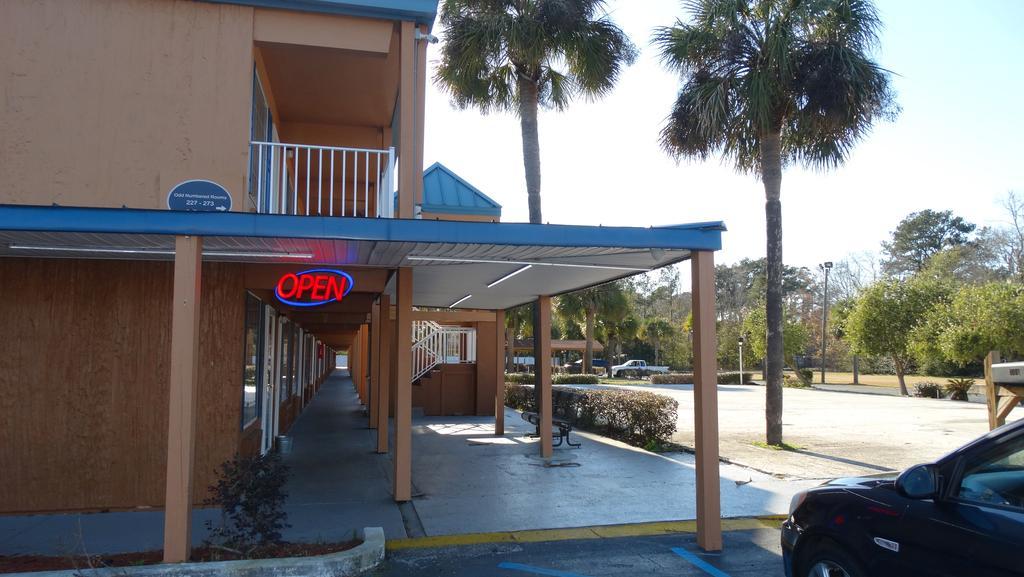 Econo Lodge Brunswick I-95 Екстериор снимка